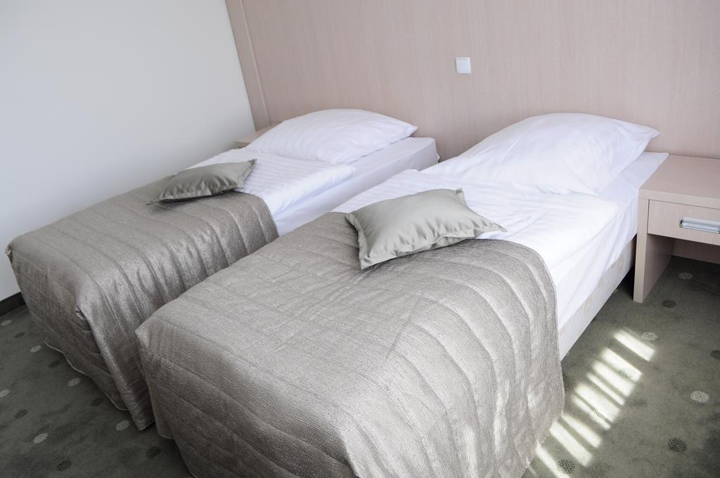 Hotel Cieplice MEDI&SPA Jelenia Góra Cameră foto