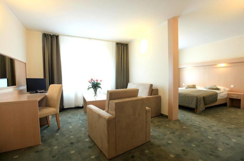Hotel Cieplice MEDI&SPA Jelenia Góra Exterior foto